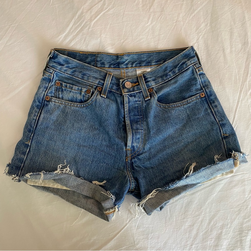 Vintage Levi’s 501 Denim Shorts- Medium wash, Raw hem